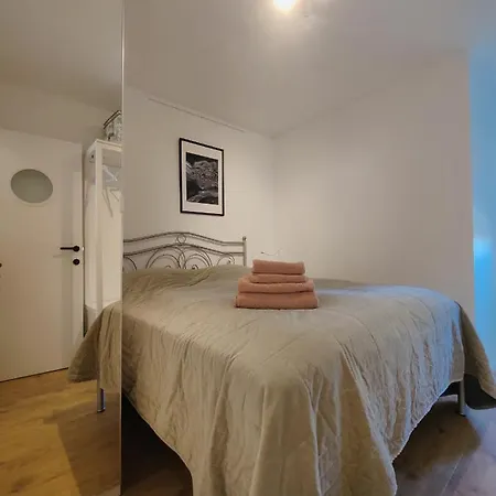 Nieuw Modern Vlakbij Διαμέρισμα